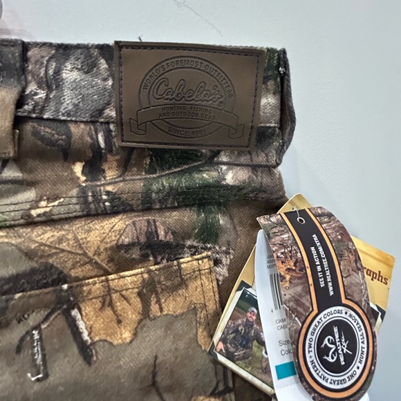 Cabela’s Mossy Wood Camo Jeans in Roughing It Style - Picture 6 of 9